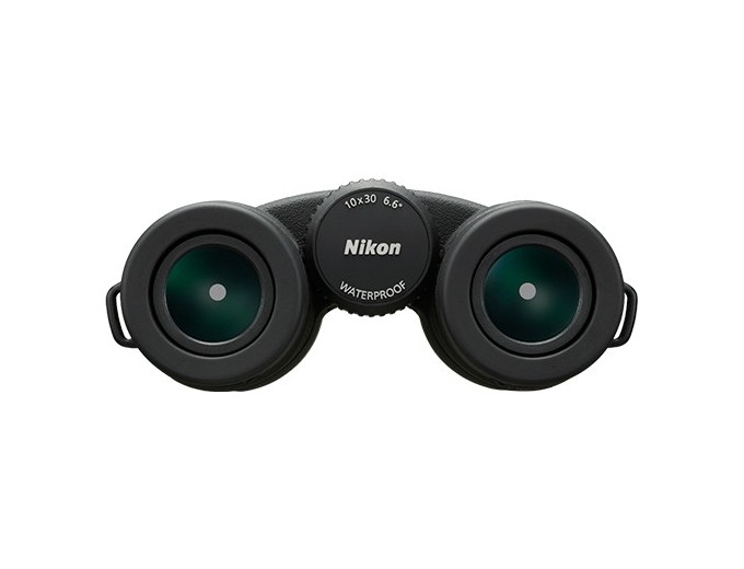 NIKON Prostaff P7  10x30