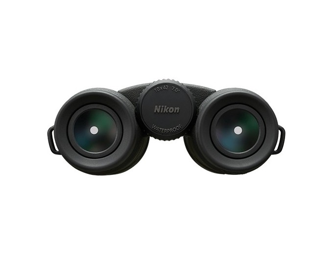 NIKON Prostaff P3  10x42