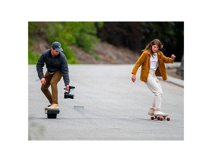 NIKON Z6III    Z 24-200 f 4-63VR