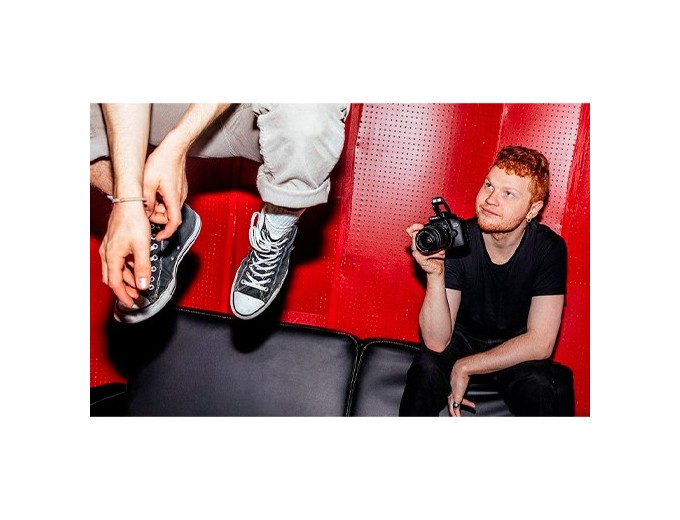 CANON EOS 2000D 18-55 DC III