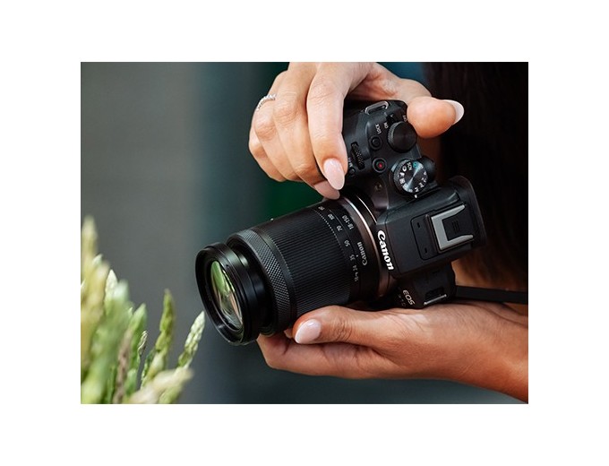 CANON EOS R10     RF-S 18-150 IS STM