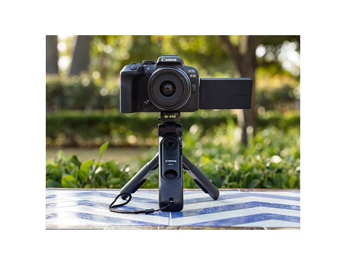 CANON EOS R10     RF-S 18-150 IS STM