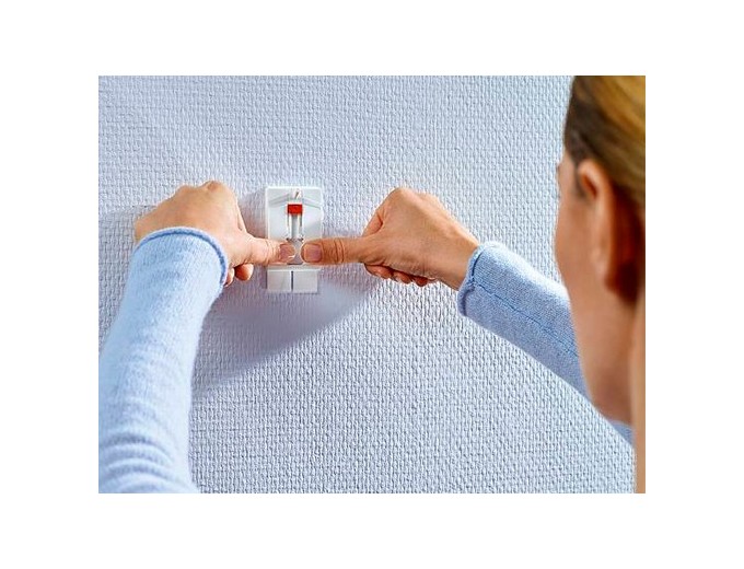 BOITE DE 2 CLOUS ADHESIFS AJUSTABLES TESA 2KG