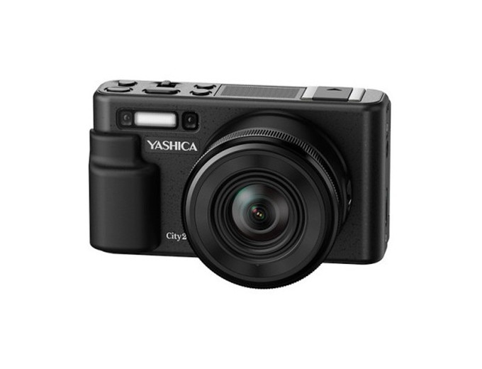 YASHICA CITY 200 BLACK Zoom X10 (338x338) F 2-31