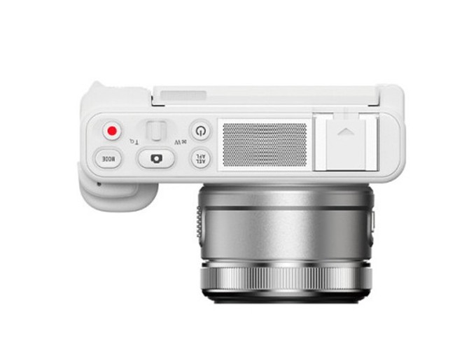 YASHICA CITY 200 WHITE Zoom X10 (338x338) F 2-31