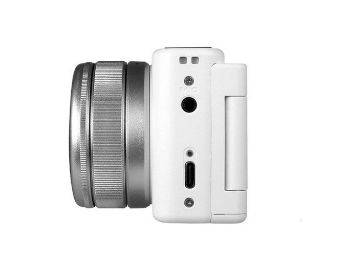 YASHICA CITY 100 WHITE Zoom X3 (254x763)